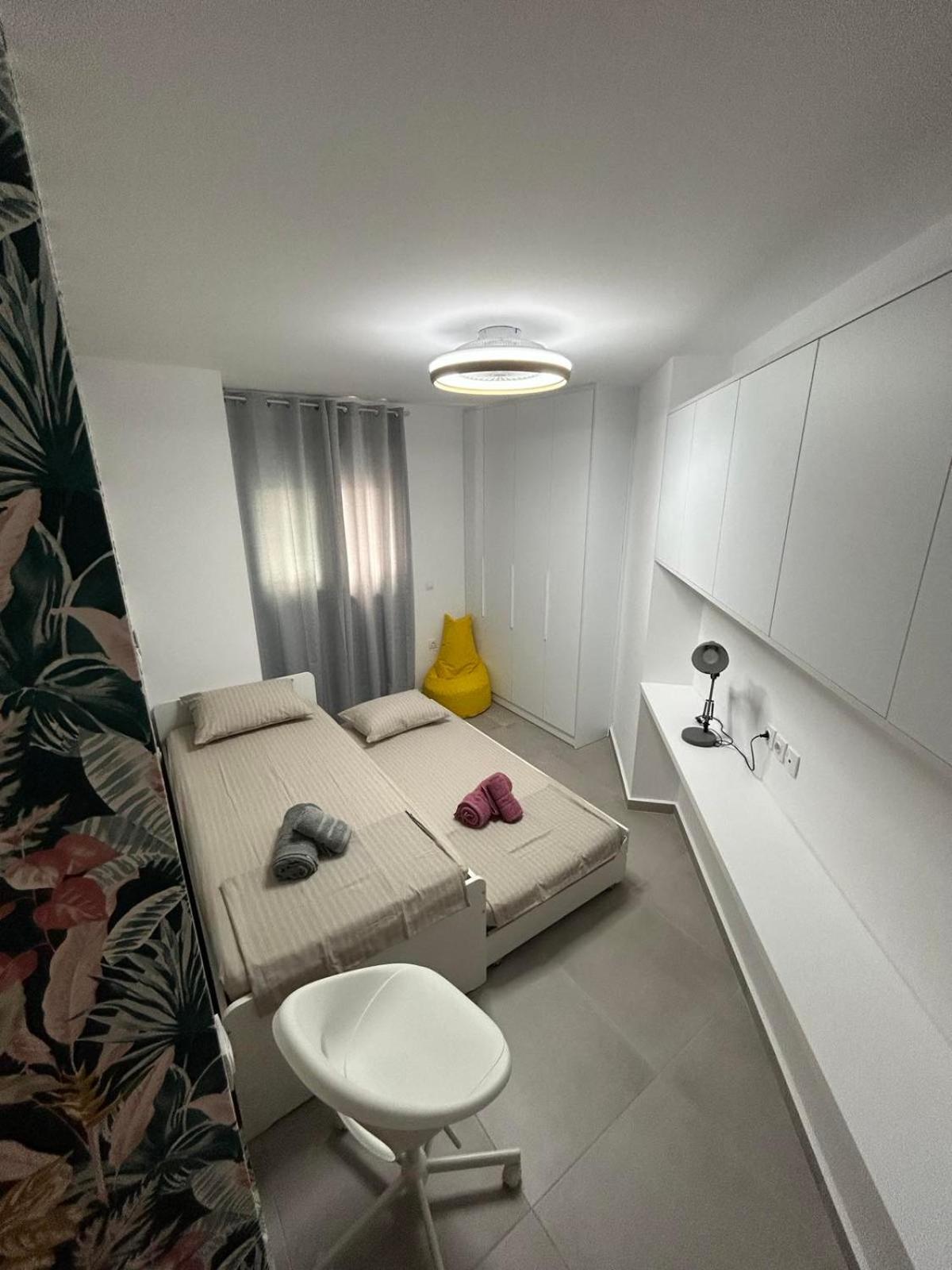 Floral Home 2 - 1St Floor Apt With Private Parking! Athen Eksteriør billede