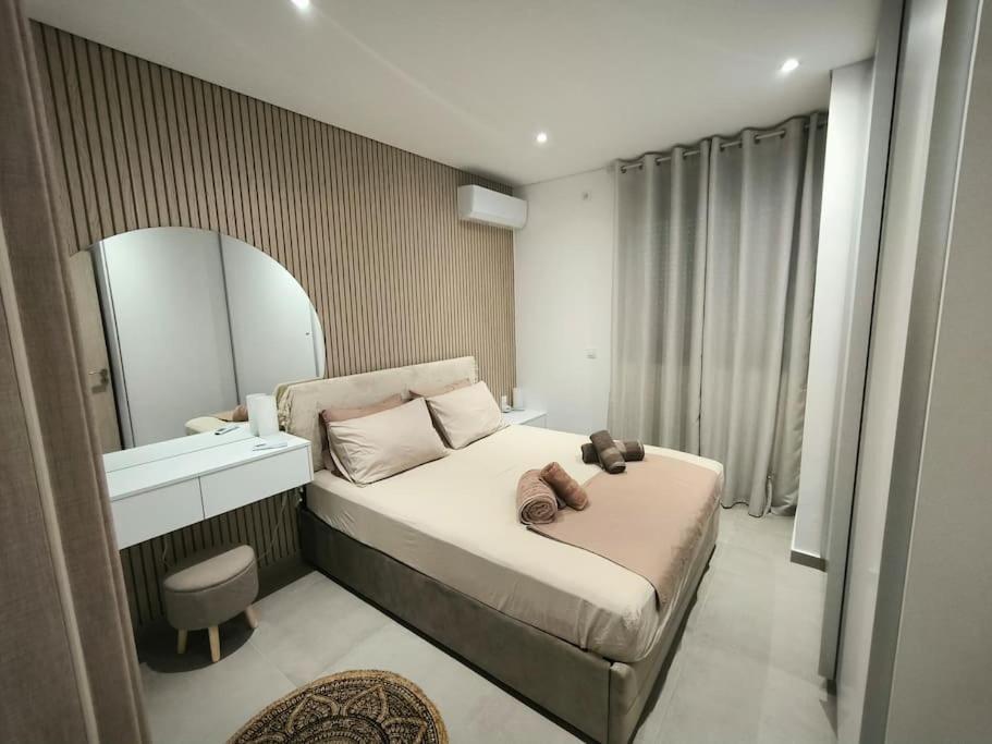 Floral Home 2 - 1St Floor Apt With Private Parking! Athen Eksteriør billede