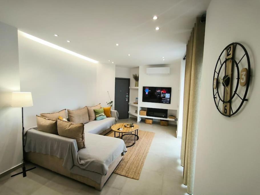 Floral Home 2 - 1St Floor Apt With Private Parking! Athen Eksteriør billede