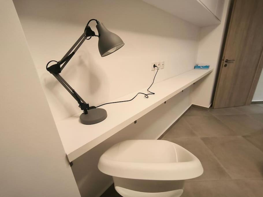 Floral Home 2 - 1St Floor Apt With Private Parking! Athen Eksteriør billede